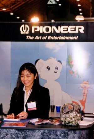1998-1-20-natpe-booth-hiroe
