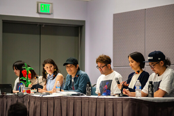 lastblossompanel-3-