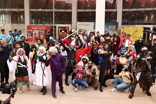 bengaluru-comic-con-2023-cosplayers-and-fans